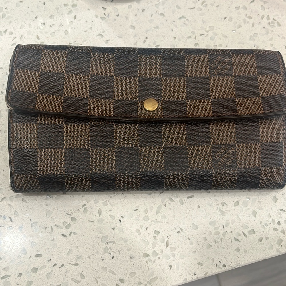 Louis Vuitton Damier wallet